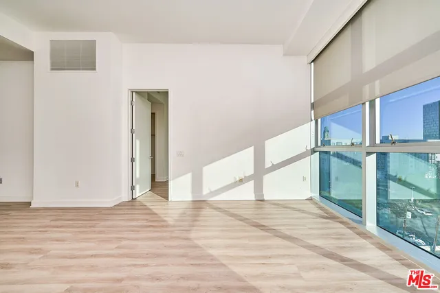 $3,900 | 3223 West 6th Street, Unit 606, Los Angeles, CA 90020