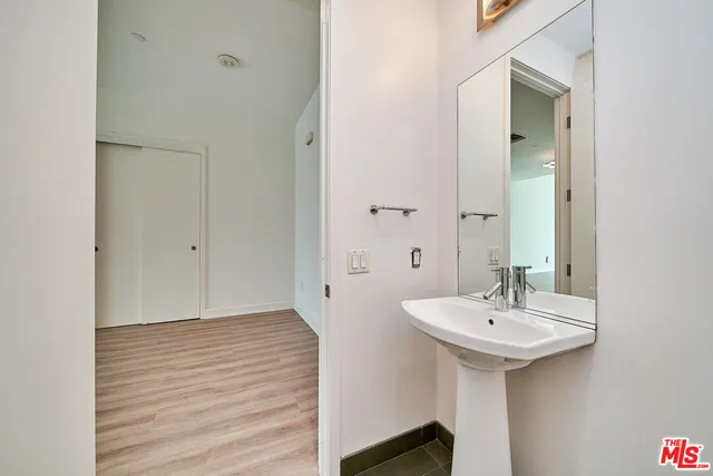 $3,900 | 3223 West 6th Street, Unit 606, Los Angeles, CA 90020