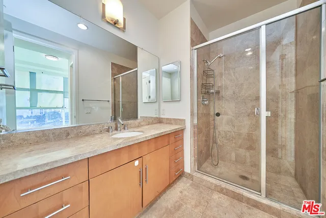 $3,900 | 3223 West 6th Street, Unit 606, Los Angeles, CA 90020