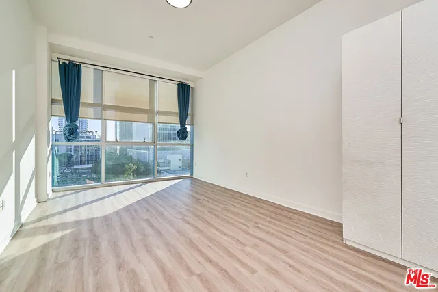 $3,900 | 3223 West 6th Street, Unit 606, Los Angeles, CA 90020