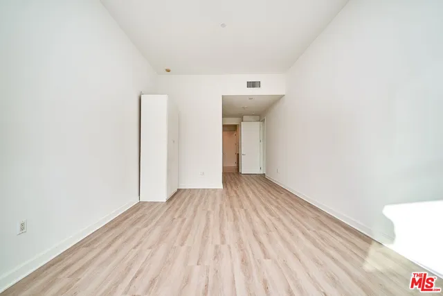 $3,900 | 3223 West 6th Street, Unit 606, Los Angeles, CA 90020