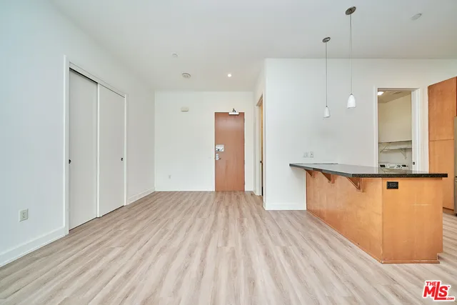 $3,900 | 3223 West 6th Street, Unit 606, Los Angeles, CA 90020