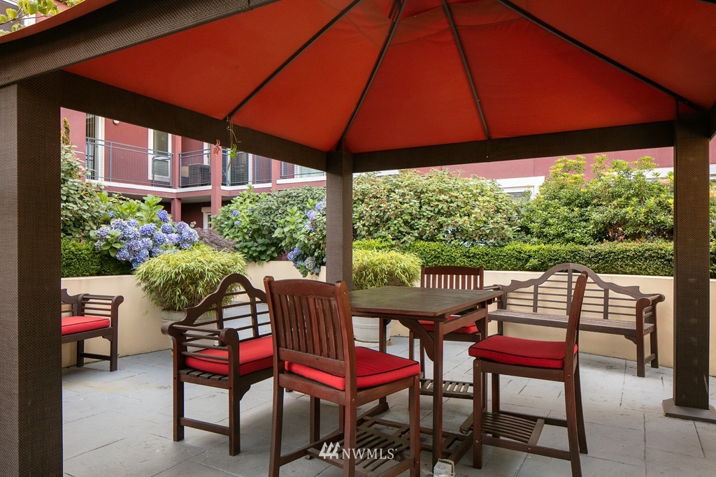 668 South Lane Street, Unit 603 Seattle, WA 98104 - Photo 12 of 16