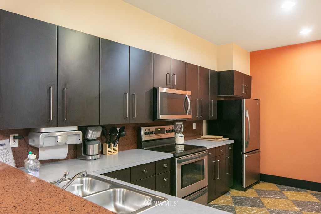 668 South Lane Street, Unit 603 Seattle, WA 98104 - Photo 13 of 16