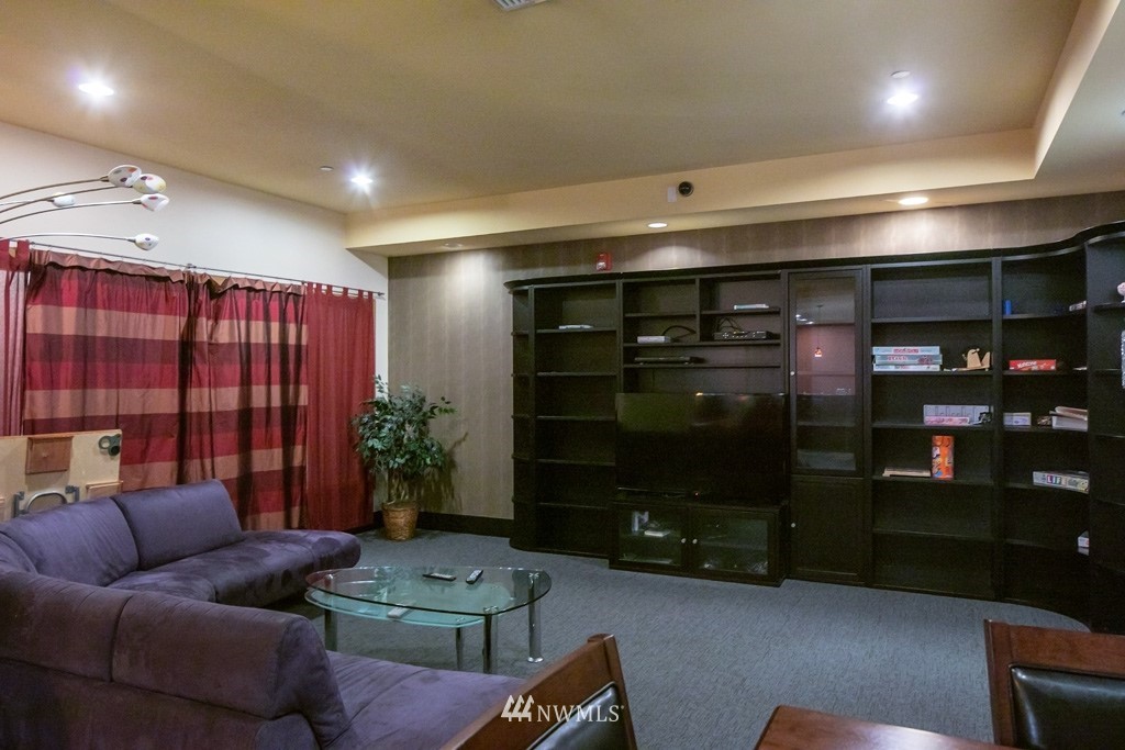 668 South Lane Street, Unit 603 Seattle, WA 98104 - Photo 14 of 16