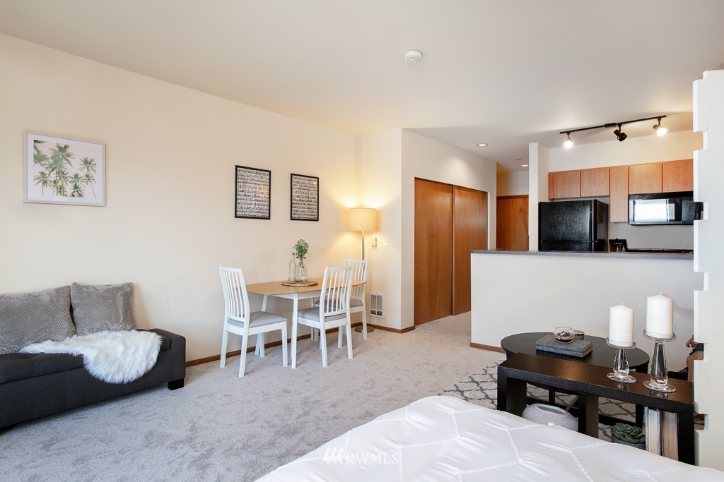 668 South Lane Street, Unit 603 Seattle, WA 98104 - Photo 4 of 16