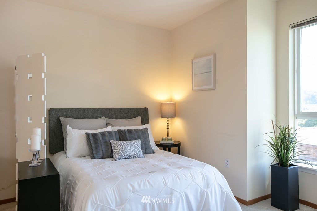 668 South Lane Street, Unit 603 Seattle, WA 98104 - Photo 7 of 16