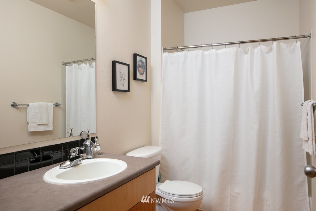 668 South Lane Street, Unit 603 Seattle, WA 98104 - Photo 10 of 16