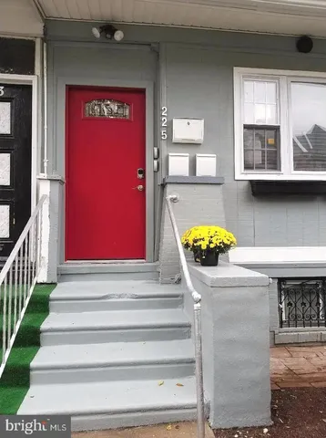 $1,450 | 225 South 49th Street, Unit 1, Philadelphia, PA 19139