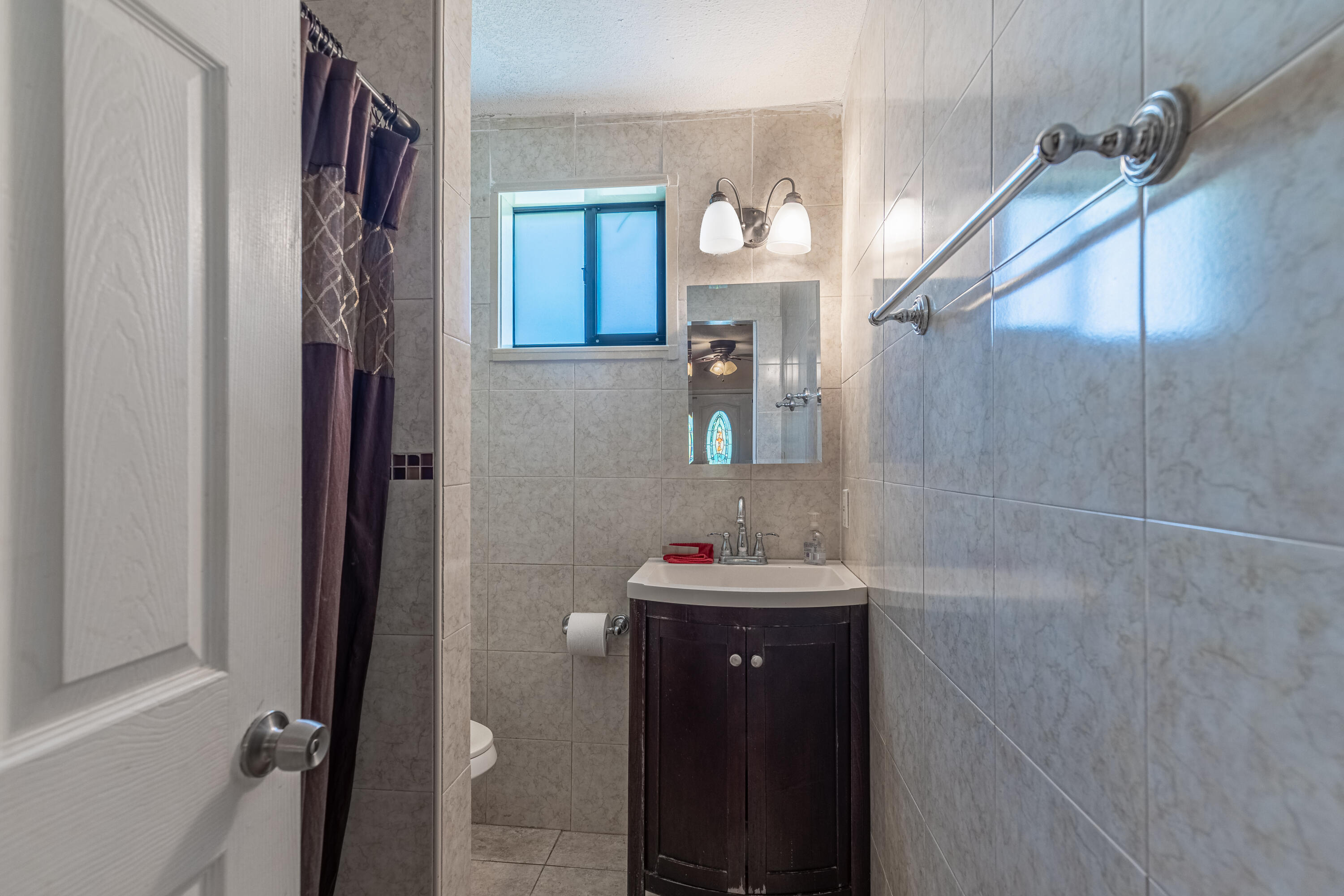 2943 B Road Loxahatchee Groves, FL 33470 - Photo 70 of 88 Guest Home-Bathroom