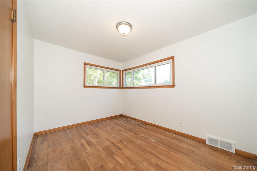 1292 East Maple Road Birmingham, MI 48009 - Photo 11 of 24