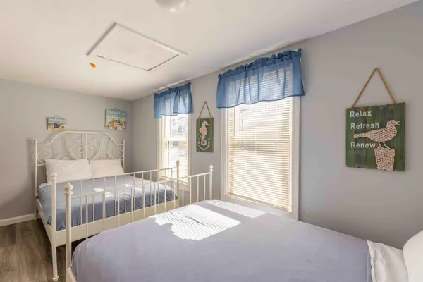 $1,200,000 | 19 F Street, Hampton, NH 03842