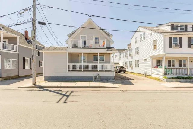 $1,200,000 | 19 F Street, Hampton, NH 03842