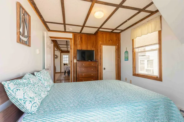 $1,200,000 | 19 F Street, Hampton, NH 03842