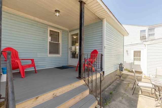 $1,200,000 | 19 F Street, Hampton, NH 03842