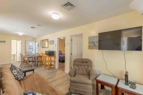 $1,200,000 | 19 F Street, Hampton, NH 03842