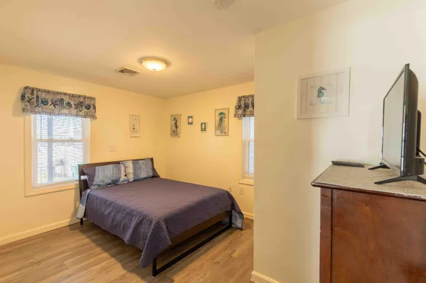 $1,200,000 | 19 F Street, Hampton, NH 03842