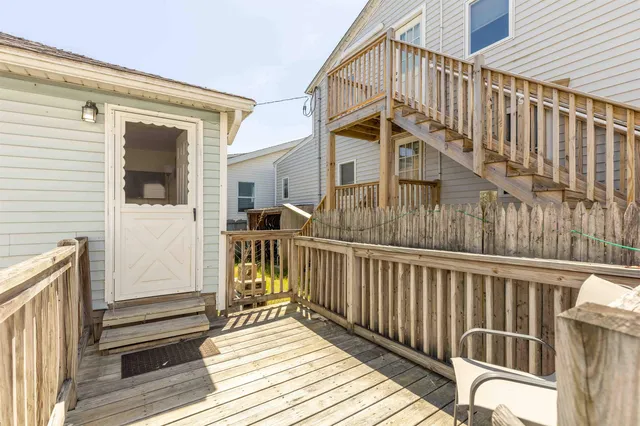 $1,200,000 | 19 F Street, Hampton, NH 03842