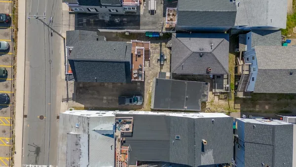 $1,200,000 | 19 F Street, Hampton, NH 03842