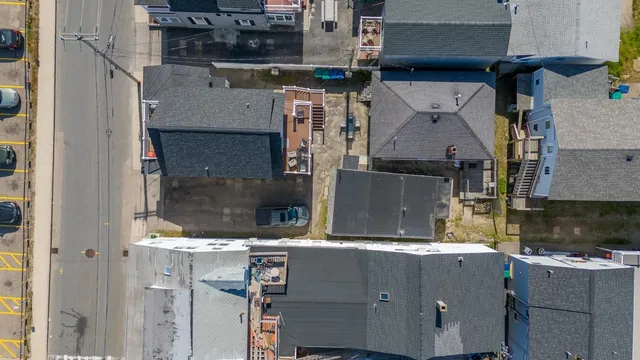 $1,200,000 | 19 F Street, Hampton, NH 03842