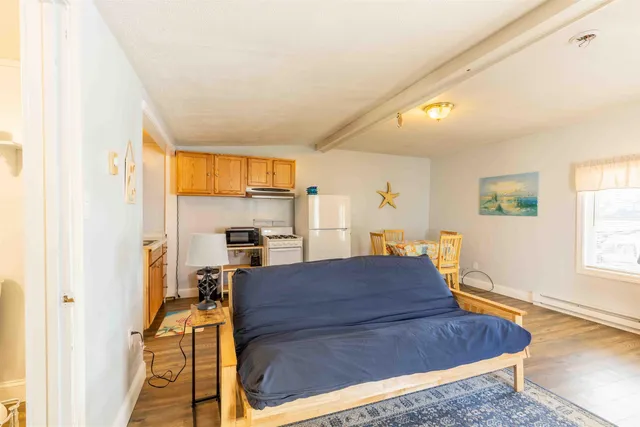 $1,200,000 | 19 F Street, Hampton, NH 03842