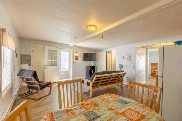 $1,200,000 | 19 F Street, Hampton, NH 03842