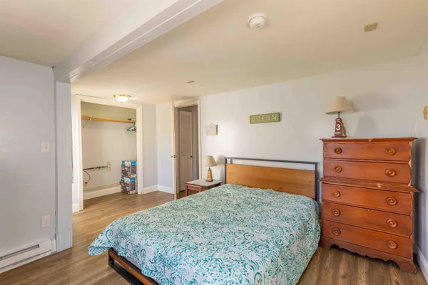 $1,200,000 | 19 F Street, Hampton, NH 03842