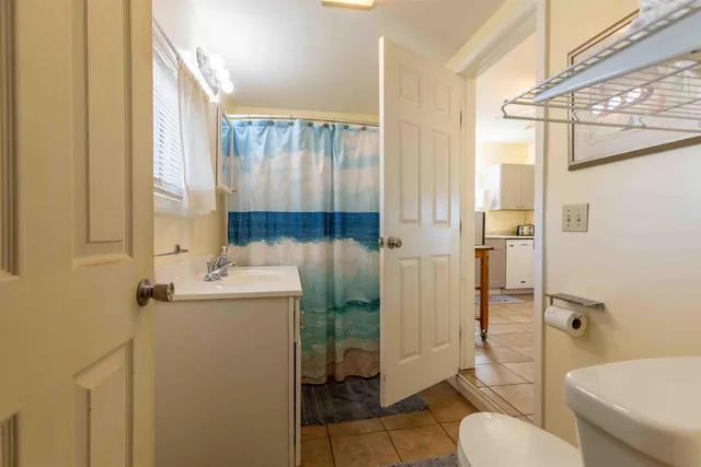 $1,200,000 | 19 F Street, Hampton, NH 03842