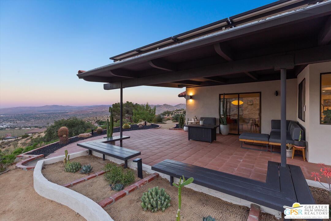 53744 Ridge Road Yucca Valley, CA 92284 - Photo 31 of 39 a outdoor space with furniture
