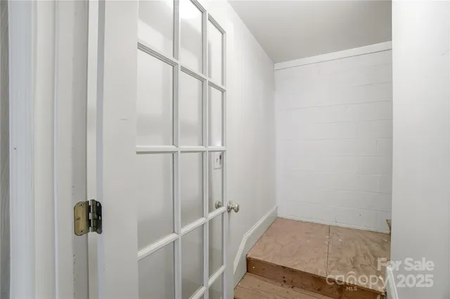 a view of a storage & utility room