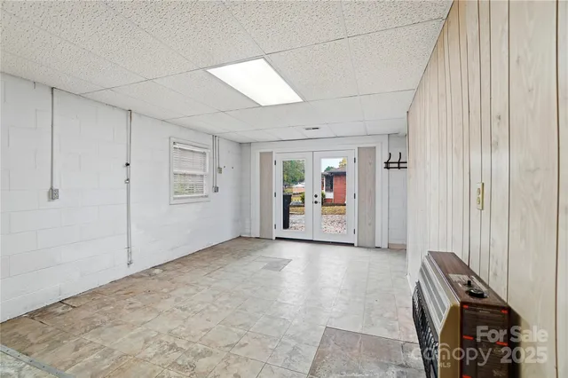 a view of a livingroom with an empty space