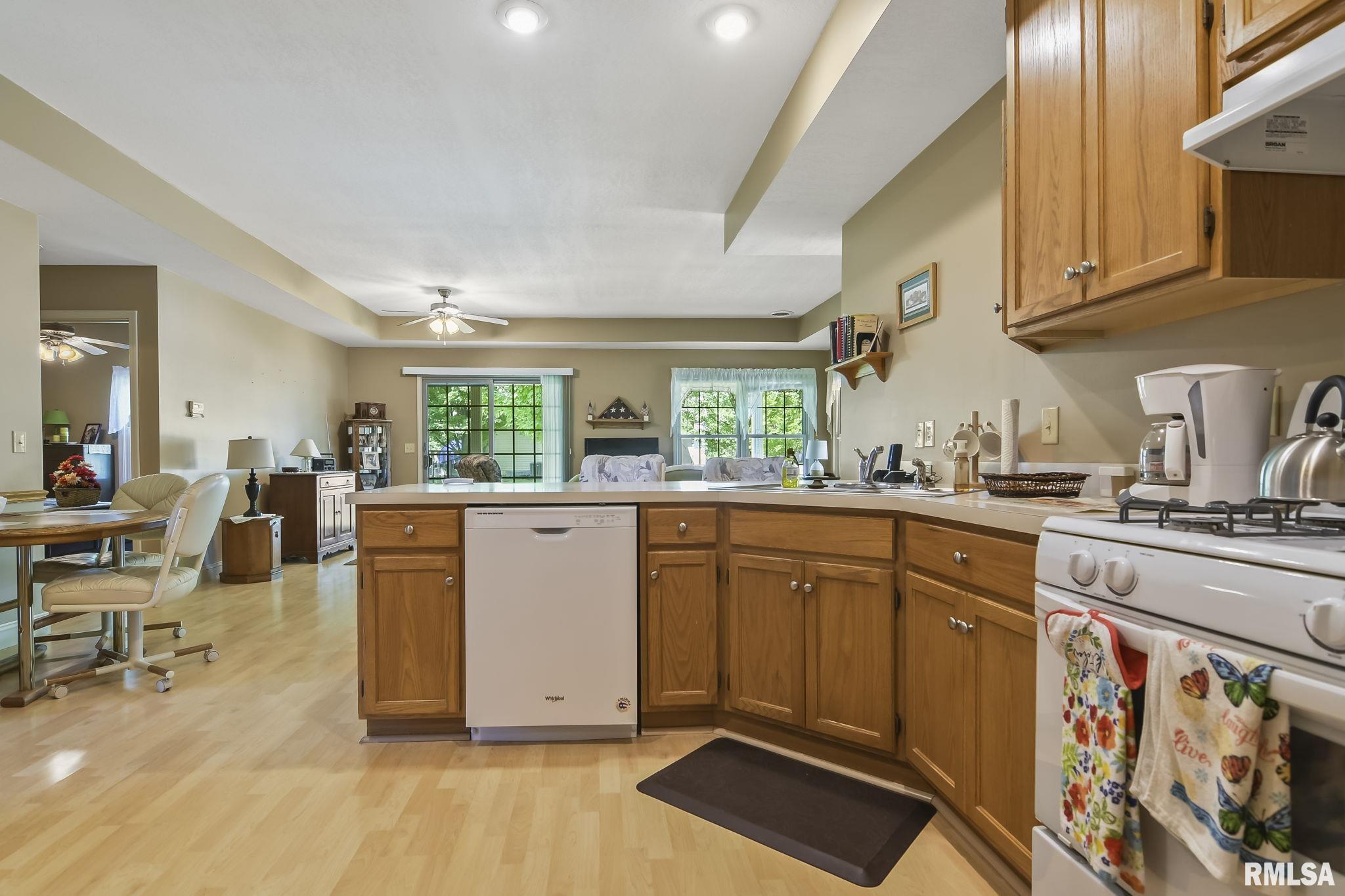 19459 Pinecrest Road Petersburg, IL 62675 - Photo 13 of 26