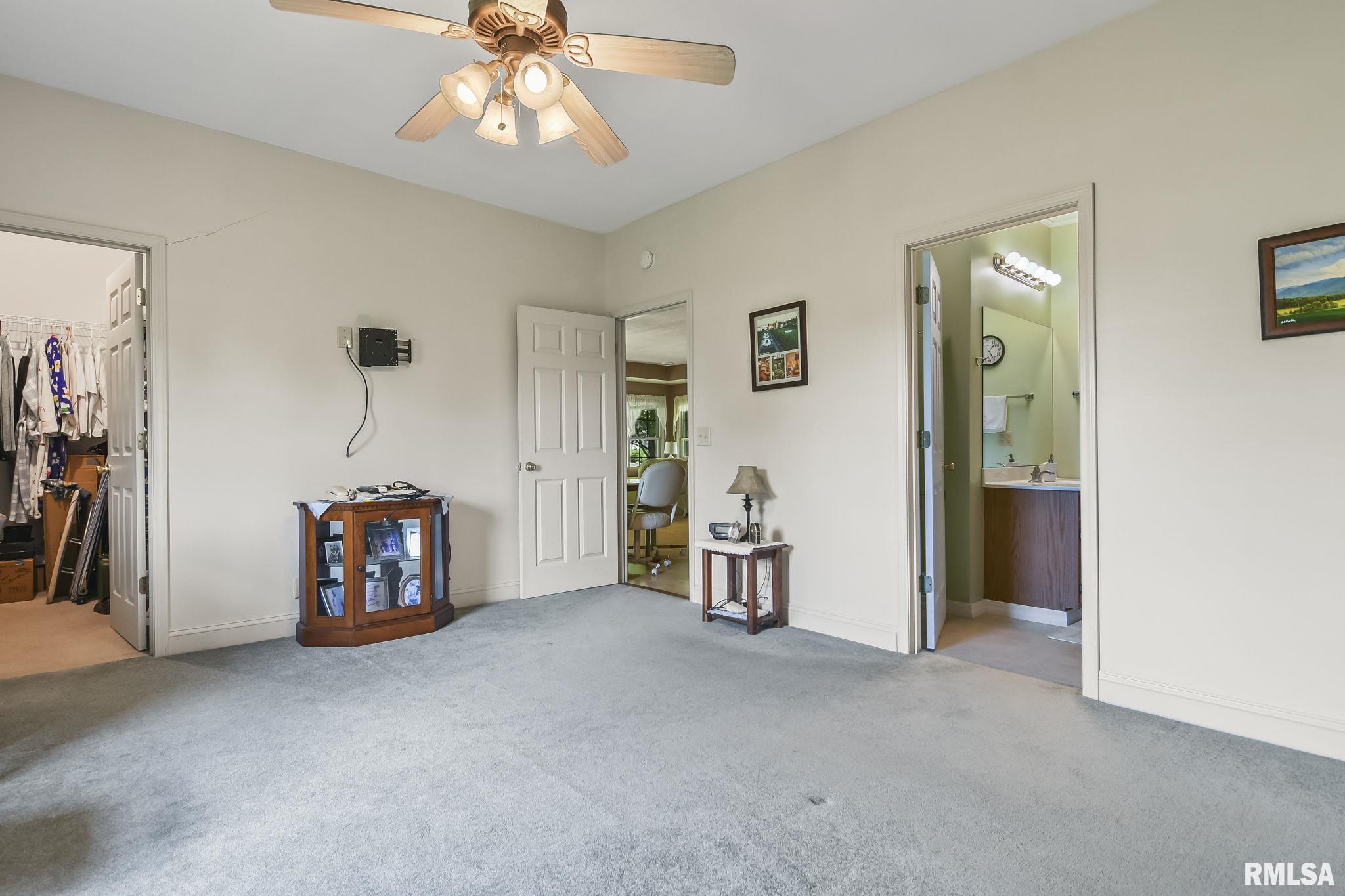 19459 Pinecrest Road Petersburg, IL 62675 - Photo 14 of 26