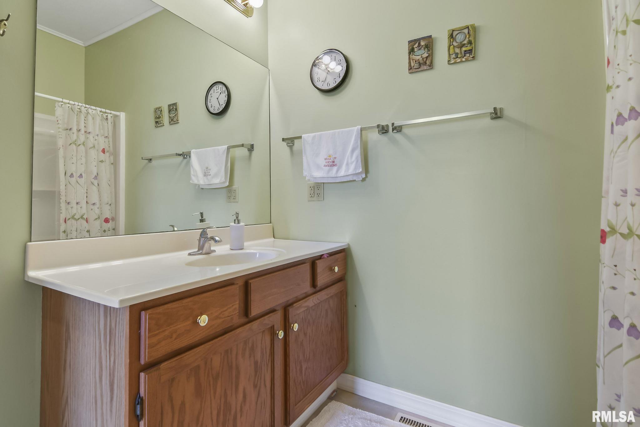 19459 Pinecrest Road Petersburg, IL 62675 - Photo 18 of 26