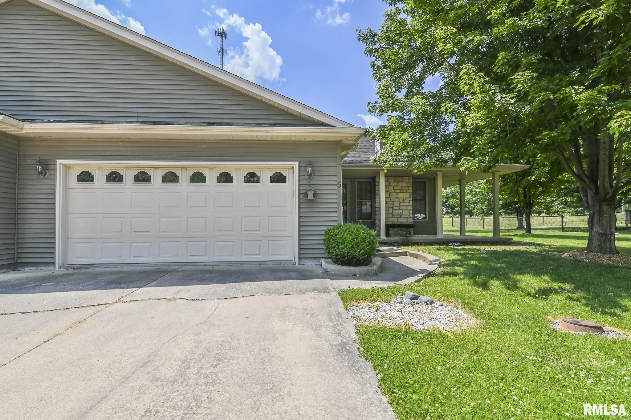 19459 Pinecrest Road Petersburg, IL 62675 - Photo 2 of 26