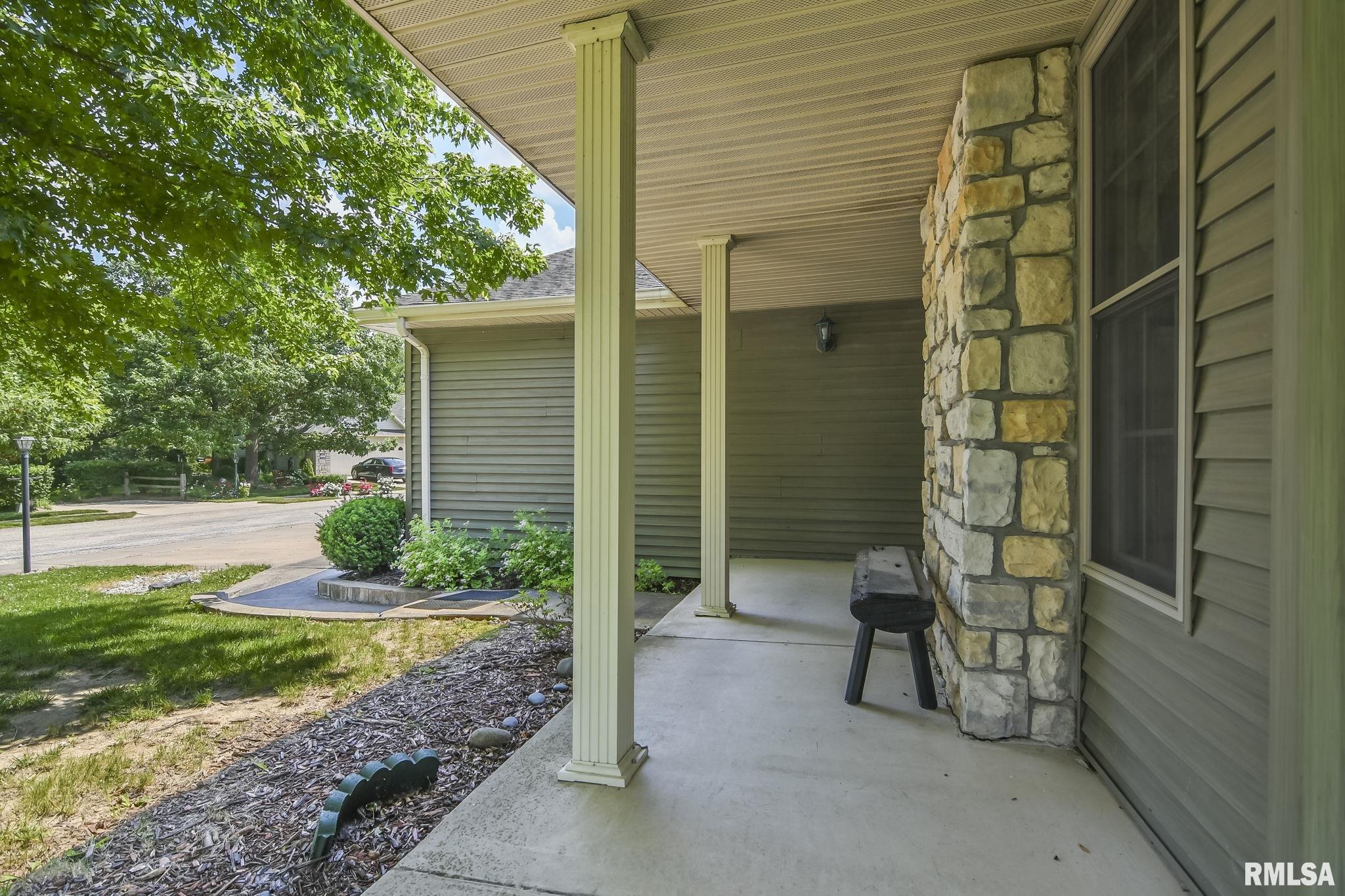 19459 Pinecrest Road Petersburg, IL 62675 - Photo 5 of 26