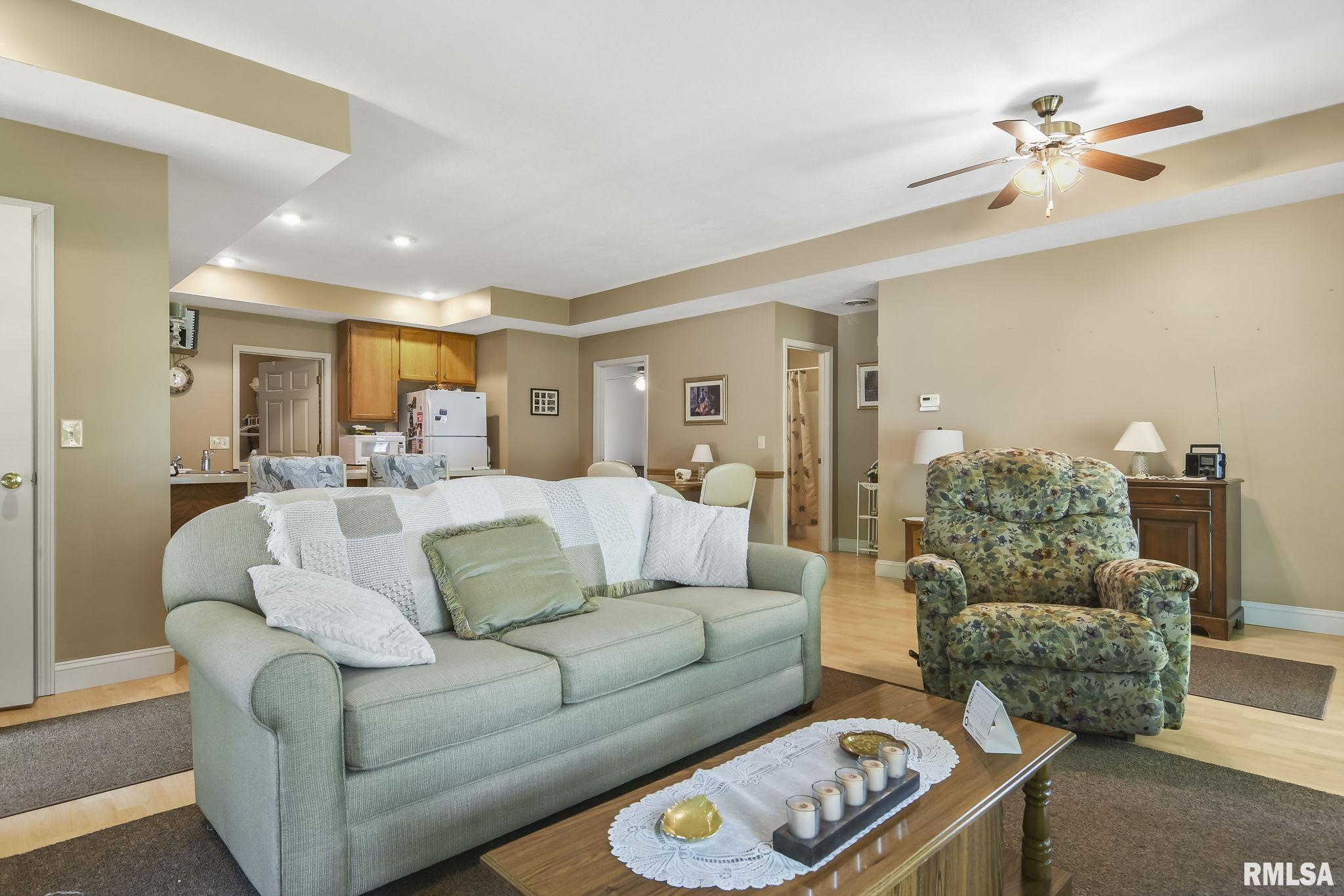 19459 Pinecrest Road Petersburg, IL 62675 - Photo 6 of 26