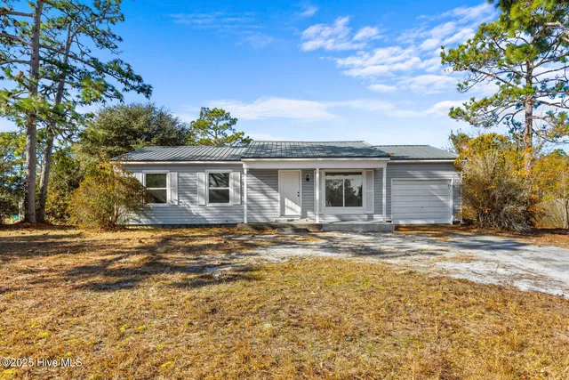 $208,900 | 81 Crown Point Road, Hubert, NC 28539