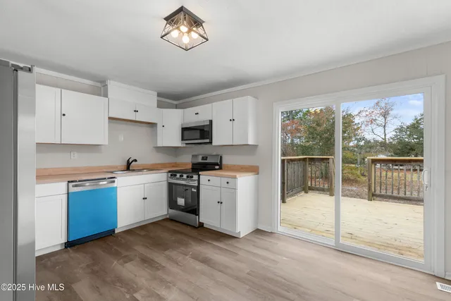 $208,400 | 81 Crown Point Road, Hubert, NC 28539