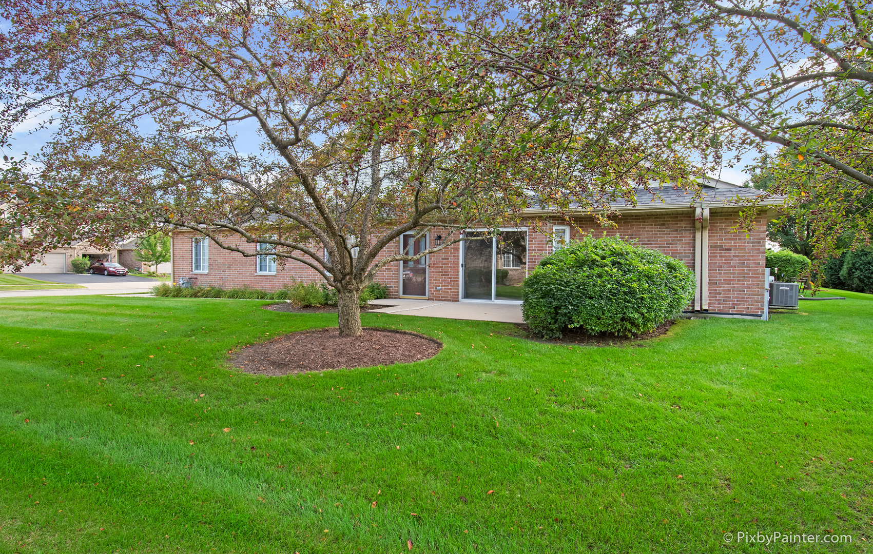 5714 Fieldstone Trail McHenry, IL 60050 - Photo 3 of 28 a front view of a house with garden