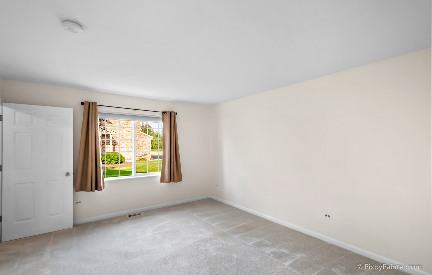 5714 Fieldstone Trail McHenry, IL 60050 - Photo 23 of 28 an empty room with windows