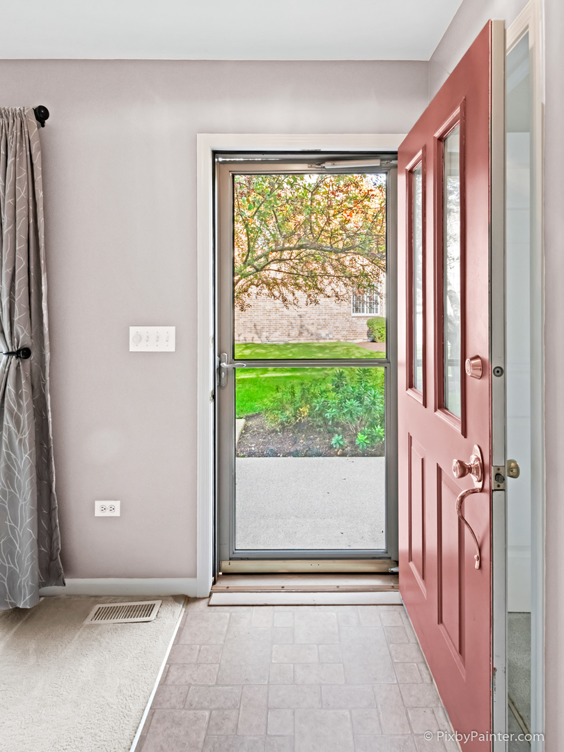 5714 Fieldstone Trail McHenry, IL 60050 - Photo 8 of 28 a view of entryway