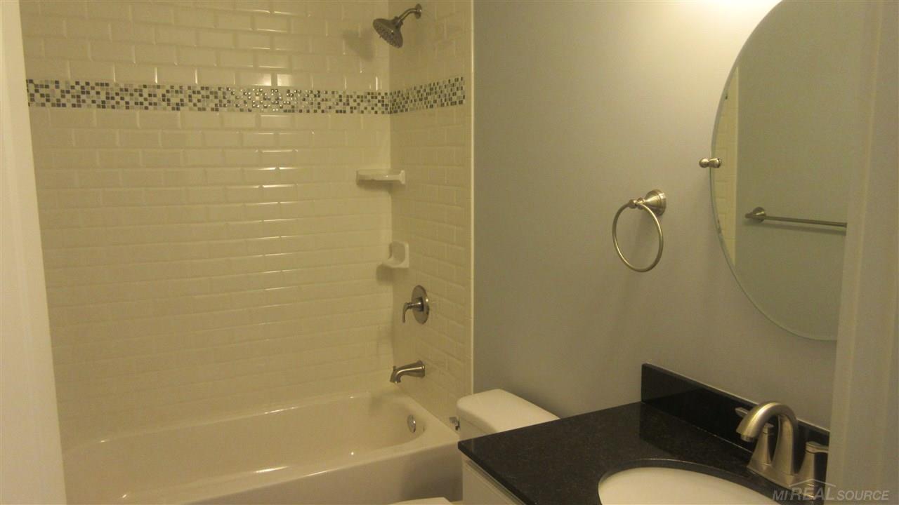 427 Woodside Road Royal Oak, MI 48073 - Photo 9 of 12 Gallery Image 9