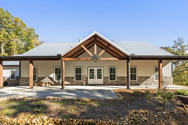 $1,500,000 | 594 Highway 100, Centerville, TN 37033