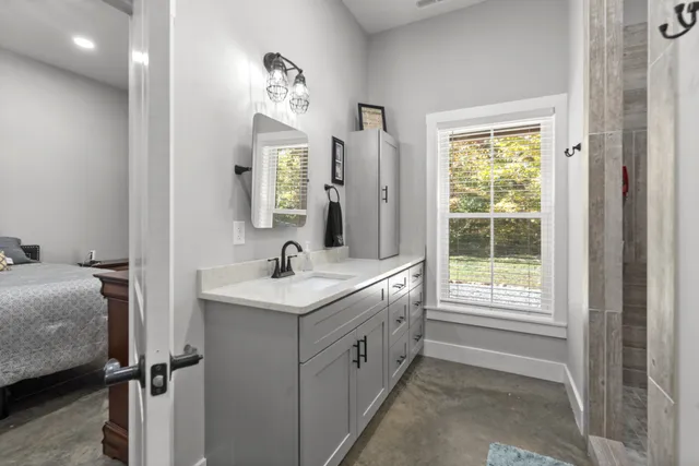 $1,500,000 | 594 Highway 100, Centerville, TN 37033