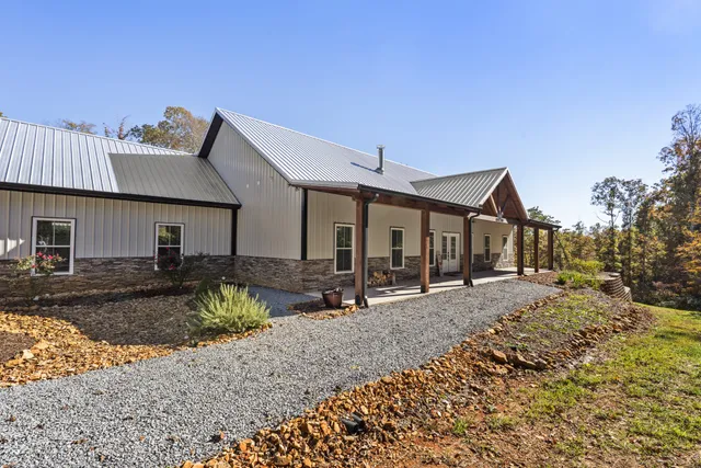 $1,500,000 | 594 Highway 100, Centerville, TN 37033