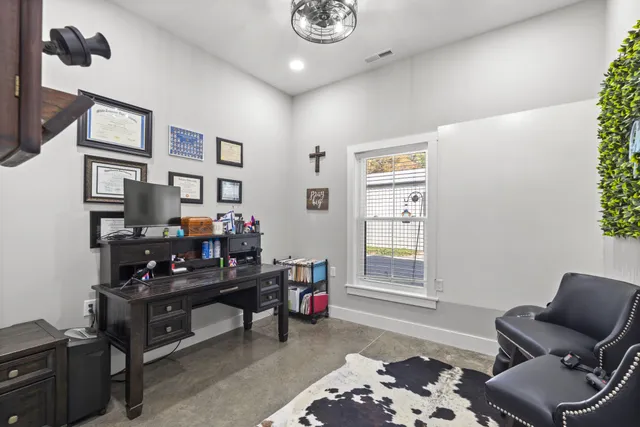 $1,500,000 | 594 Highway 100, Centerville, TN 37033