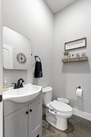 $1,500,000 | 594 Highway 100, Centerville, TN 37033