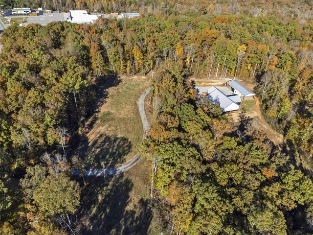 $1,500,000 | 594 Highway 100, Centerville, TN 37033