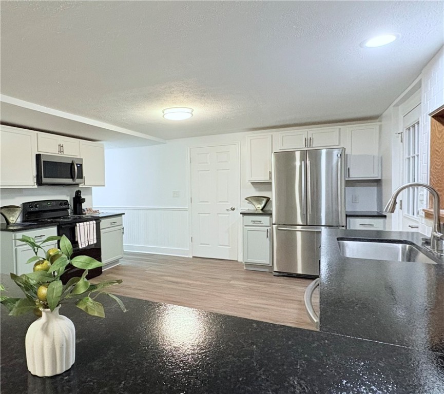 3 Edyth Street Pittsford, NY 14625 - Photo 6 of 19